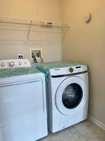 $3,500 | 2205 Clipper Court, Elgin, IL 60123