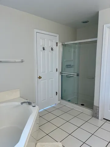 $3,500 | 2205 Clipper Court, Elgin, IL 60123