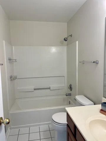 $3,500 | 2205 Clipper Court, Elgin, IL 60123