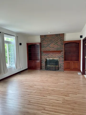 $3,500 | 2205 Clipper Court, Elgin, IL 60123