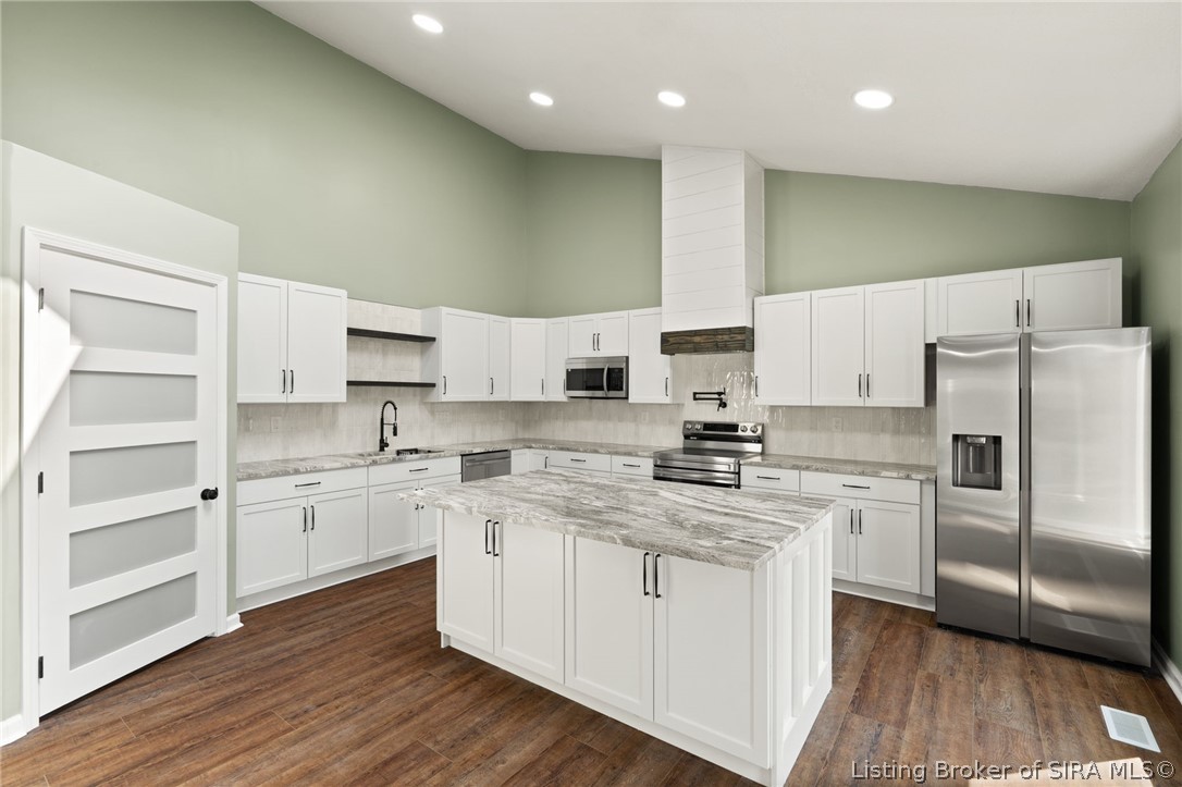3015 Creek Ridge Drive New Albany, IN 47150 - Photo 5 of 48 Dream Chef's Kitchen