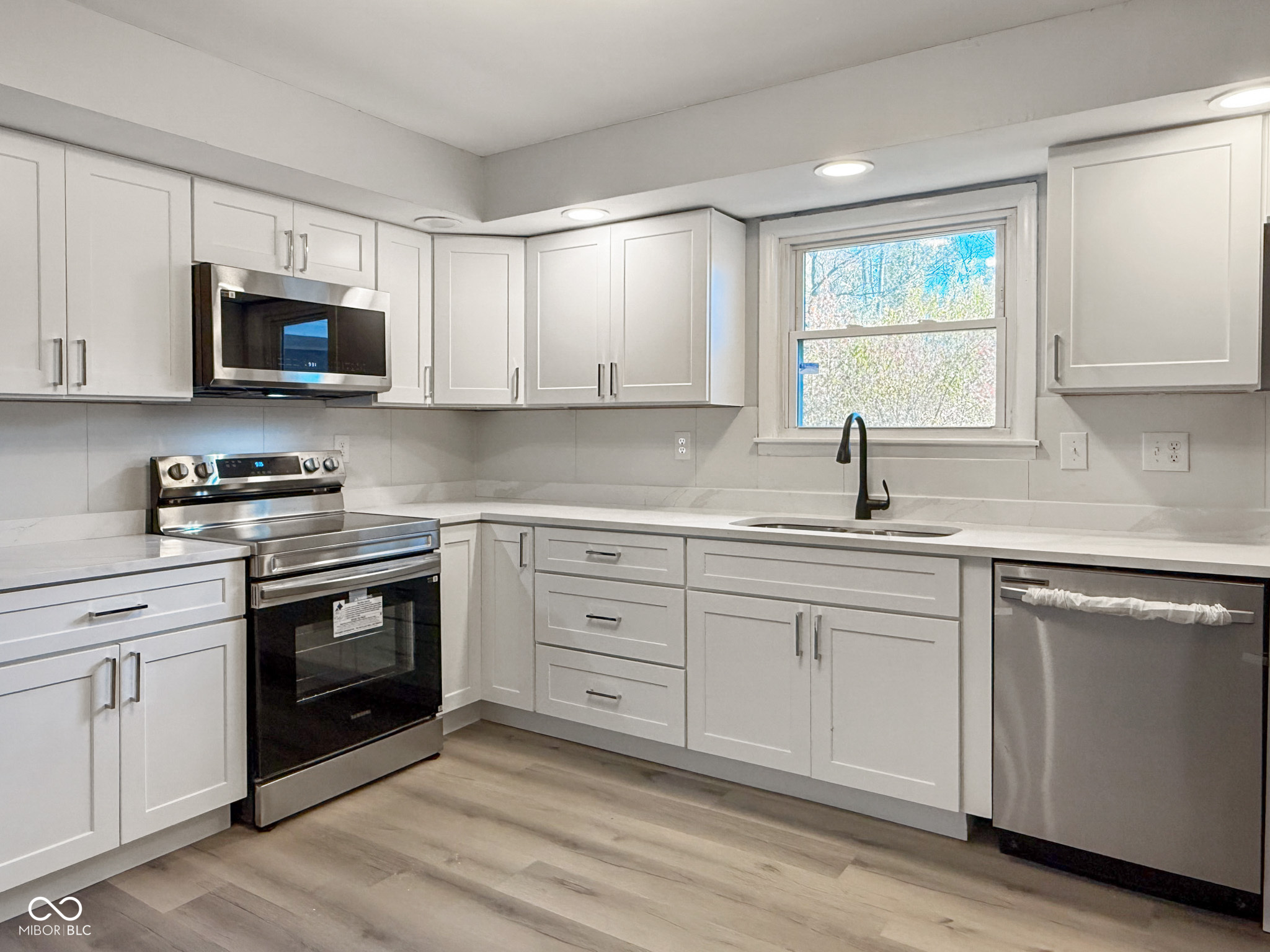 1208 Elizabeth Lane Terre Haute, IN 47802 - Photo 18 of 36