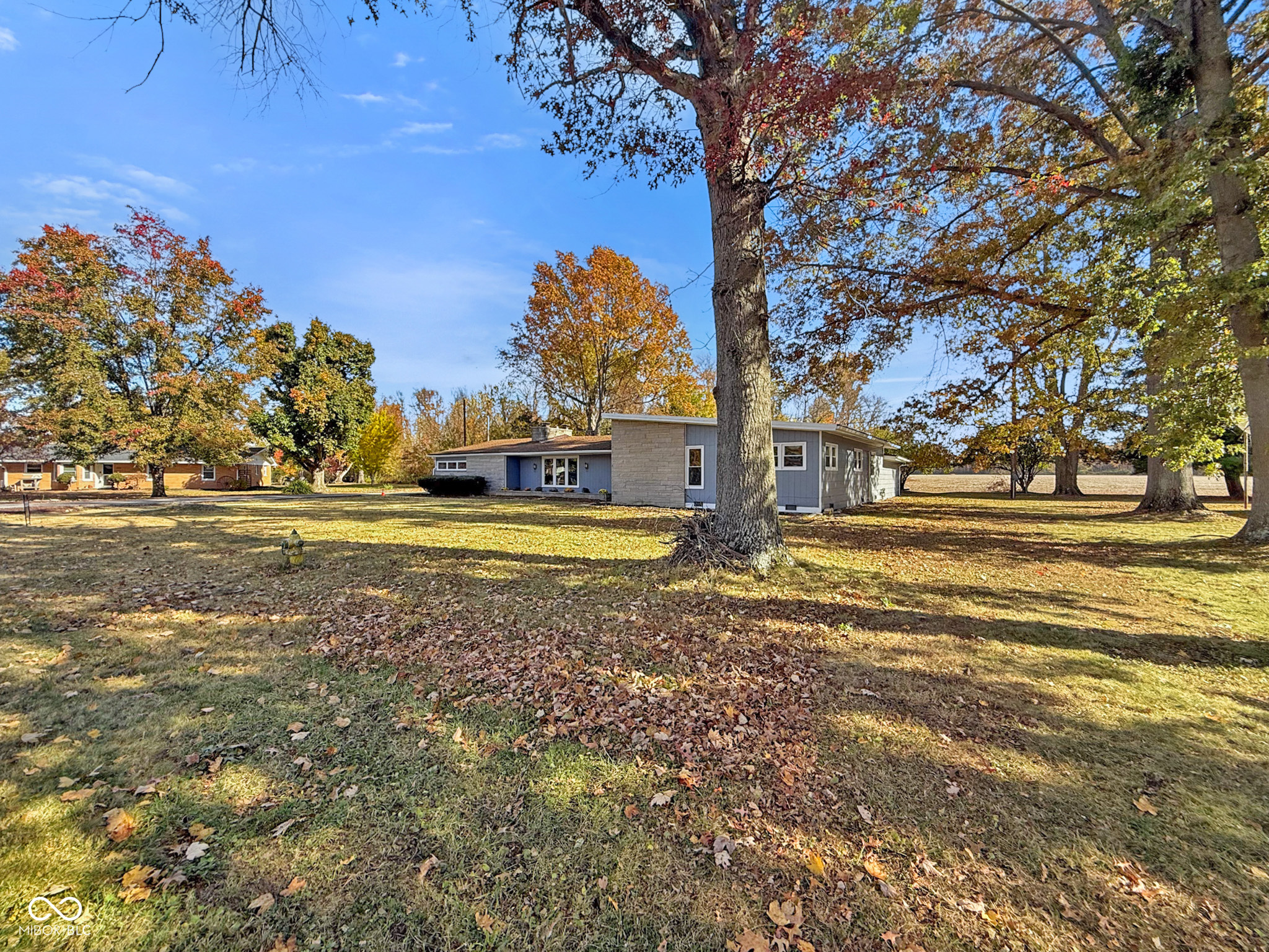 1208 Elizabeth Lane Terre Haute, IN 47802 - Photo 3 of 36