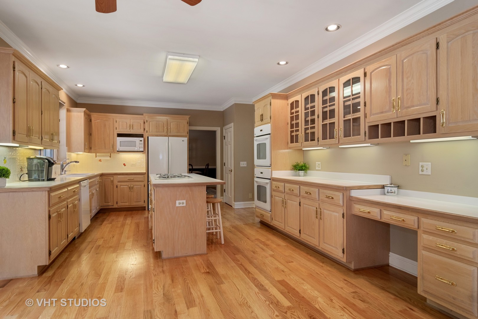 627 Christopher Lane Carol Stream, IL 60188 - Photo 4 of 24