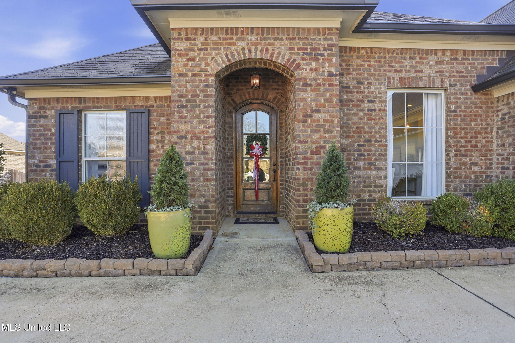 116 Kaden Lane Canton, MS 39046 - Photo 2 of 39 Inviting Front Entry