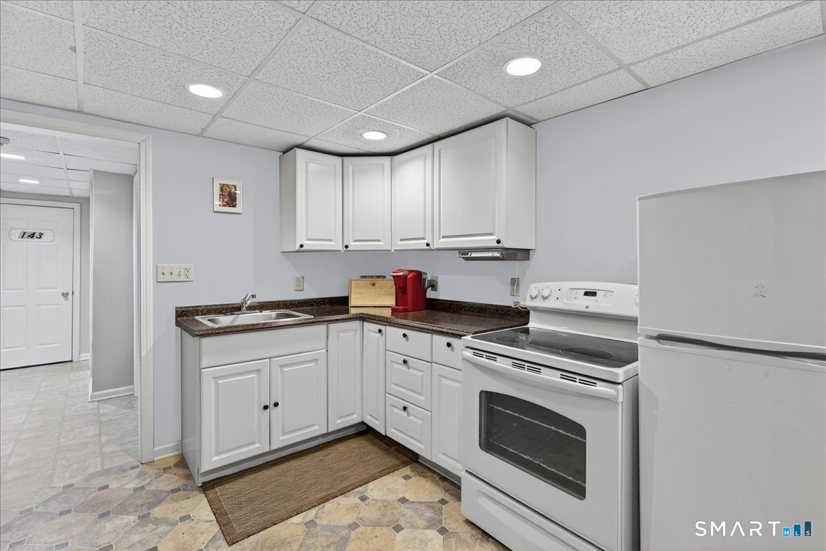 68 Lynn Drive Meriden, CT 06451 - Photo 20 of 29