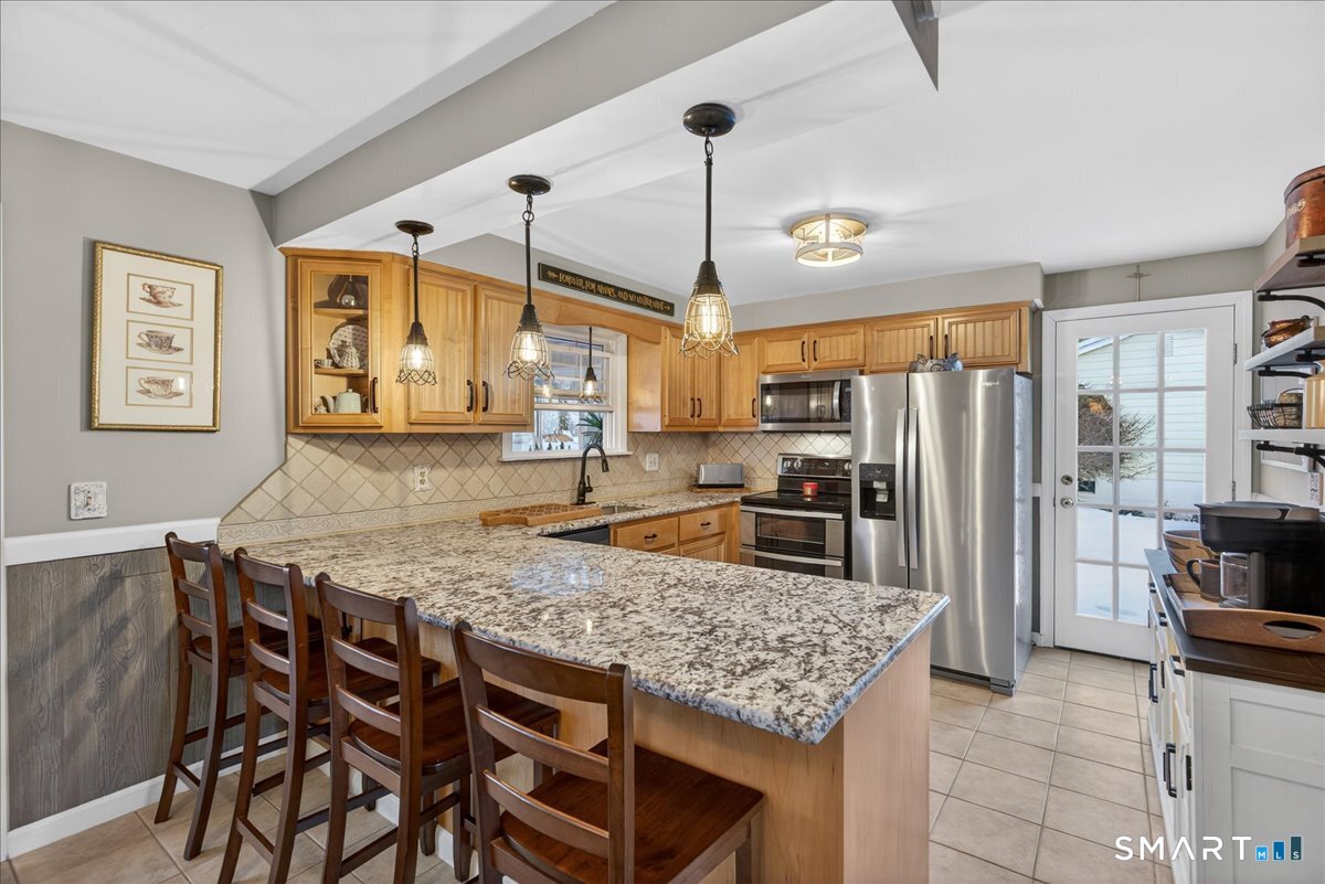 68 Lynn Drive Meriden, CT 06451 - Photo 3 of 29