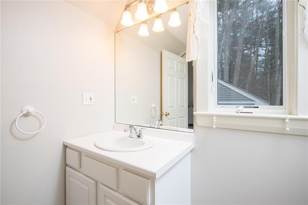 290 Clay Hill Road York, ME 03902 - Photo 27 of 35 Full bath off of the bonus room.