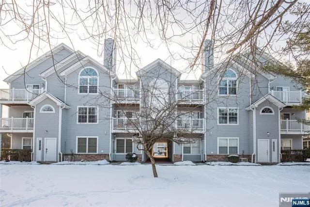 $448,000 | 10 Springbrook Road East, Montville, NJ 07045