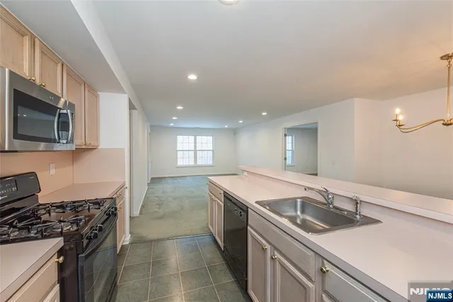 $448,000 | 10 Springbrook Road East, Montville, NJ 07045