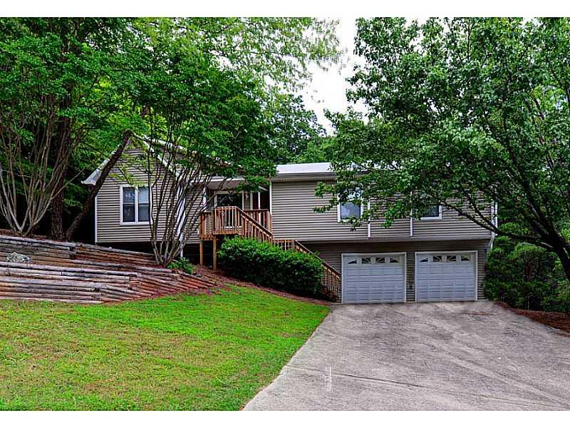 Exterior Front. Vinyl Siding, Contemporary