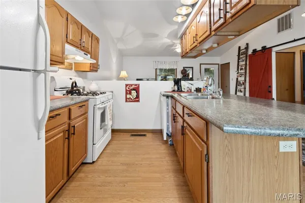 $329,900 | 28 Log Lane, Irving, IL 62051
