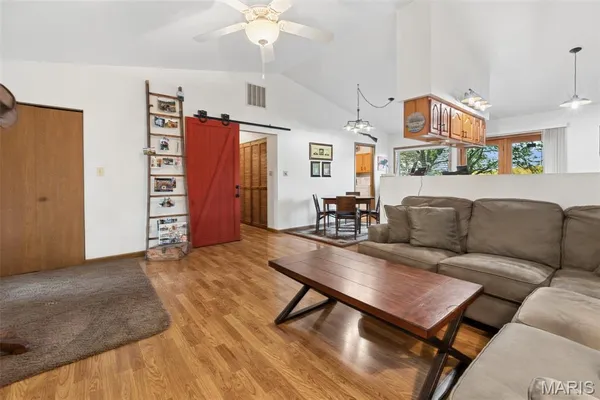 $329,900 | 28 Log Lane, Irving, IL 62051