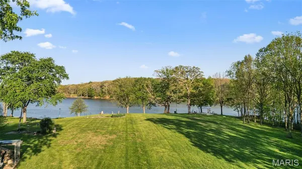 $329,900 | 28 Log Lane, Irving, IL 62051