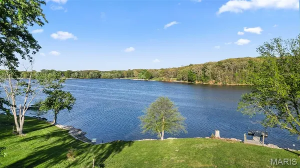 $329,900 | 28 Log Lane, Irving, IL 62051
