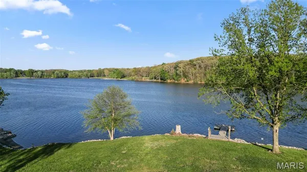 $329,900 | 28 Log Lane, Irving, IL 62051