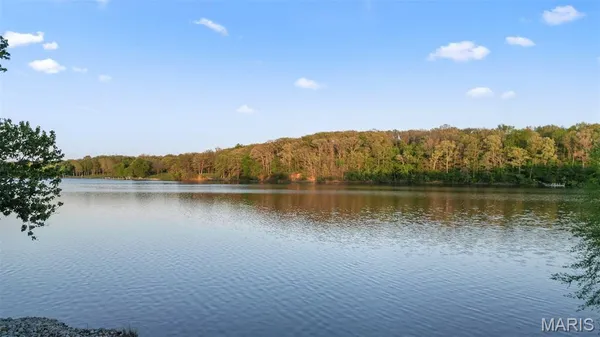 $329,900 | 28 Log Lane, Irving, IL 62051