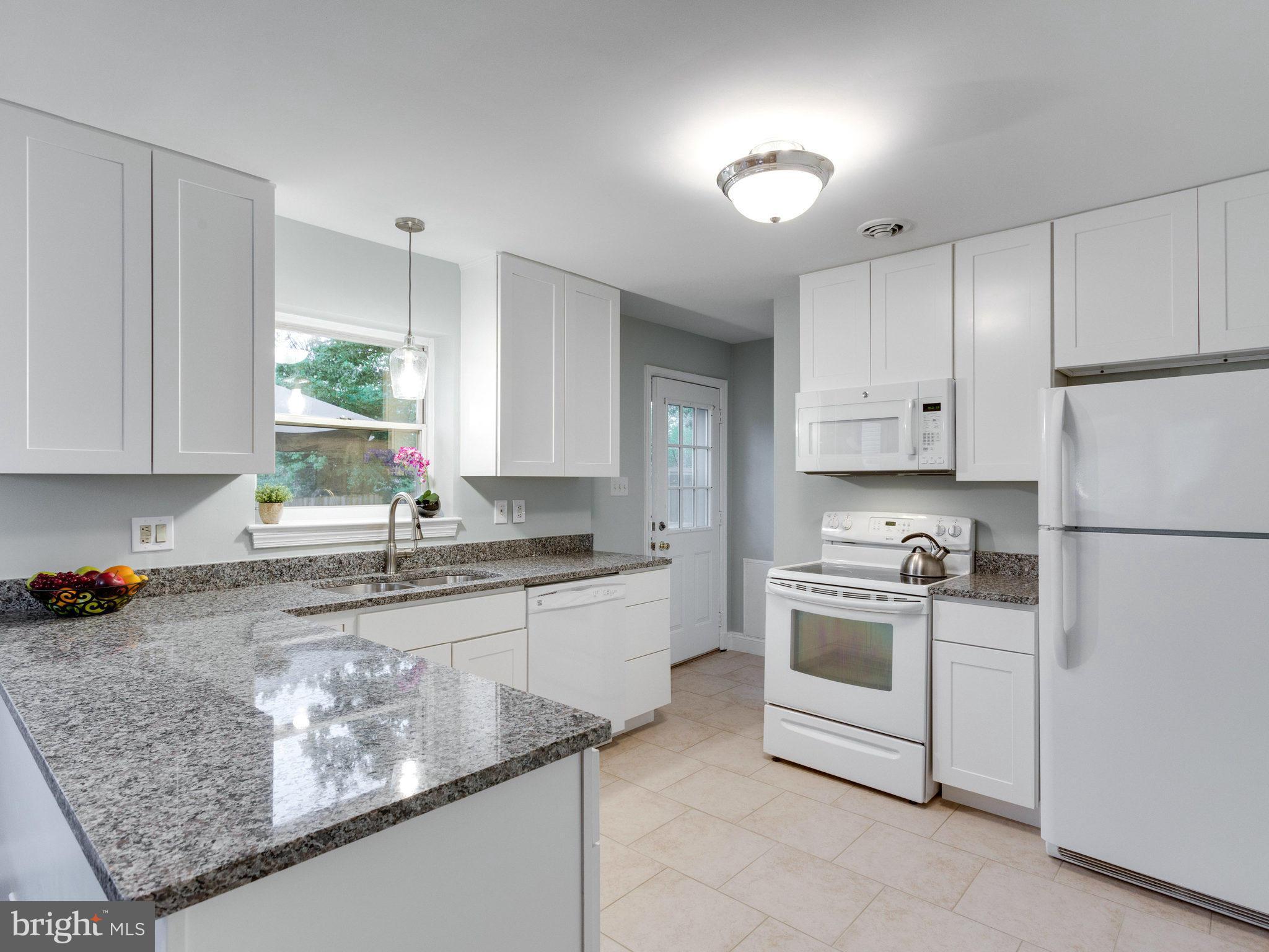 5903 Amherst Avenue Springfield, VA 22150 - Photo 3 of 30 Kitchen