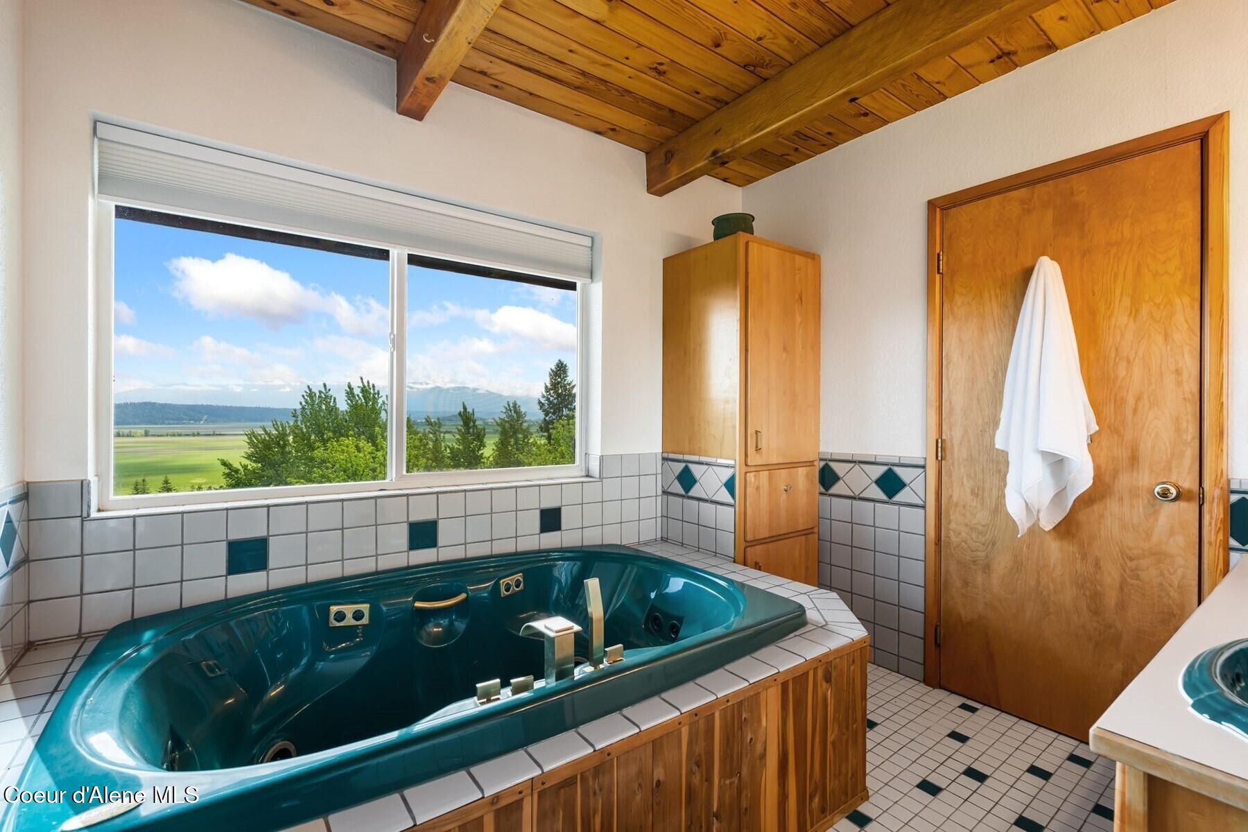 4456 West Side Road Bonners Ferry, ID 83805 - Photo 31 of 77 Master Bathroom