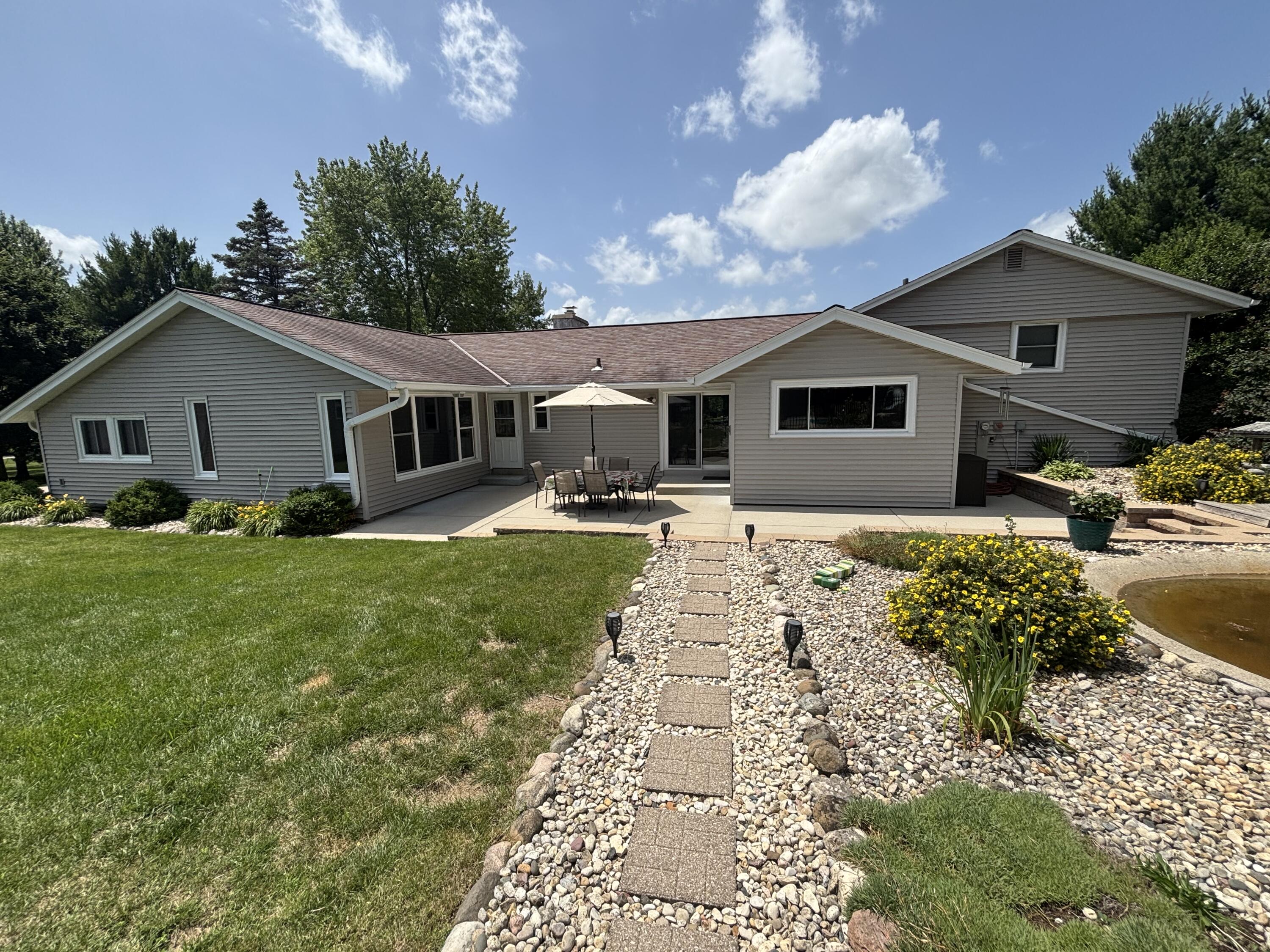 W314S7944 High View Circle Mukwonago, WI 53149 - Photo 56 of 74 Backyard