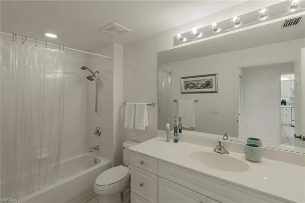 $7,000 | 410 Bayfront Place, Unit 2204, Naples, FL 34102