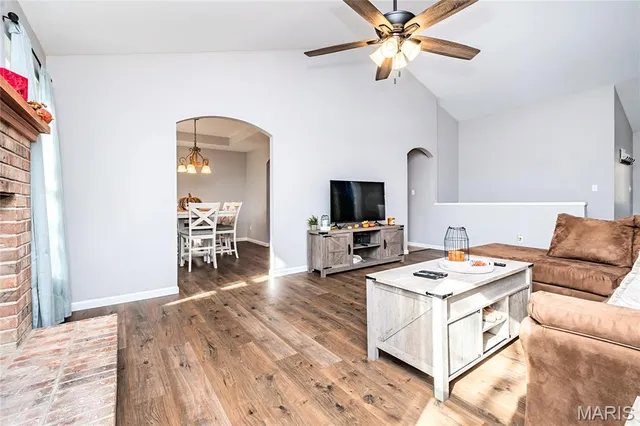 $389,900 | 6066 Peachtree Drive, Hillsboro, MO 63050