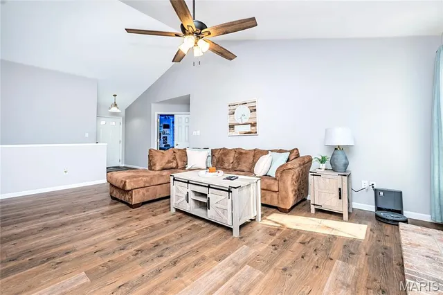 $389,900 | 6066 Peachtree Drive, Hillsboro, MO 63050