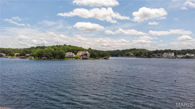 $399,900 | 6066 Peachtree Drive, Hillsboro, MO 63050