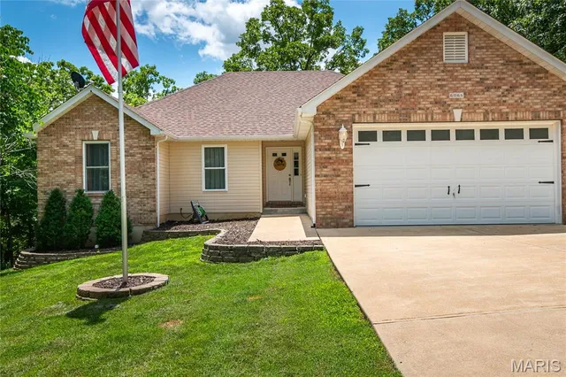 $399,900 | 6066 Peachtree Drive, Hillsboro, MO 63050