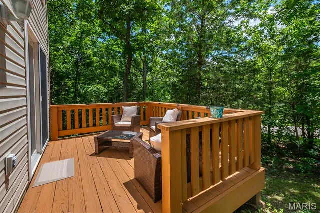 $399,900 | 6066 Peachtree Drive, Hillsboro, MO 63050