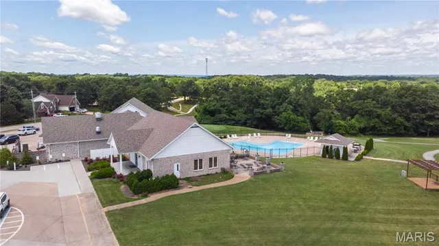 $399,900 | 6066 Peachtree Drive, Hillsboro, MO 63050