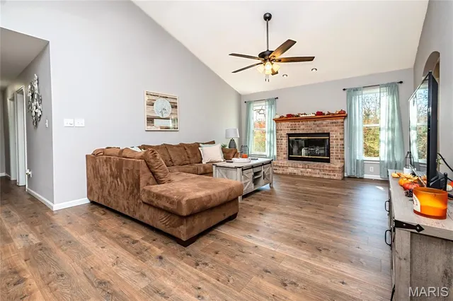 $389,900 | 6066 Peachtree Drive, Hillsboro, MO 63050