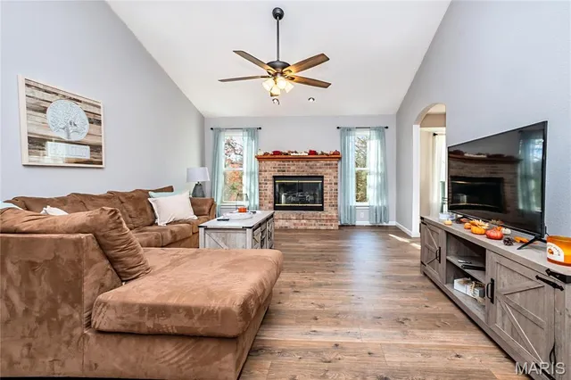 $389,900 | 6066 Peachtree Drive, Hillsboro, MO 63050