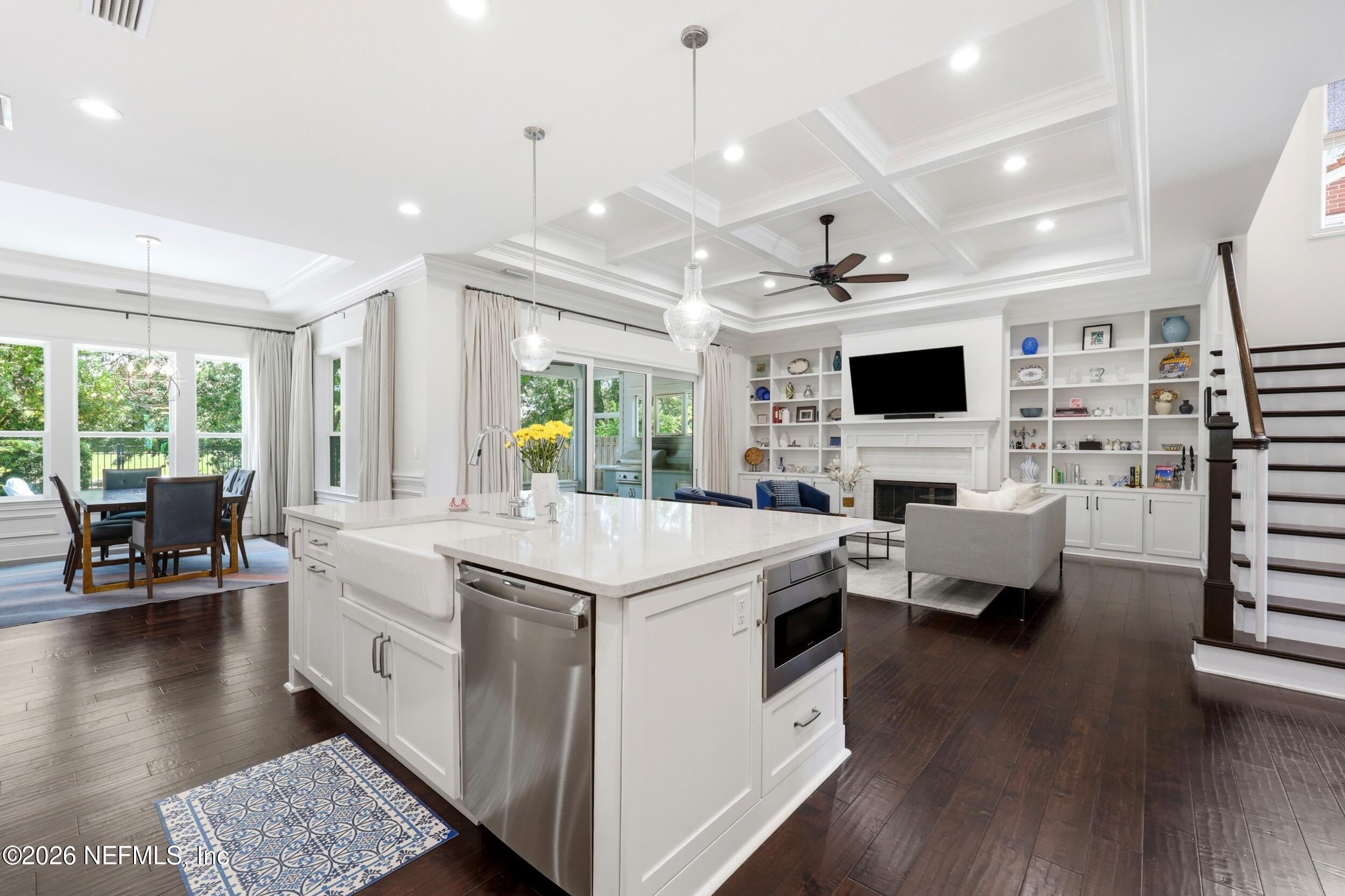 2527 Pineridge Road Jacksonville, FL 32207 - Photo 4 of 50 the real estateographers_009
