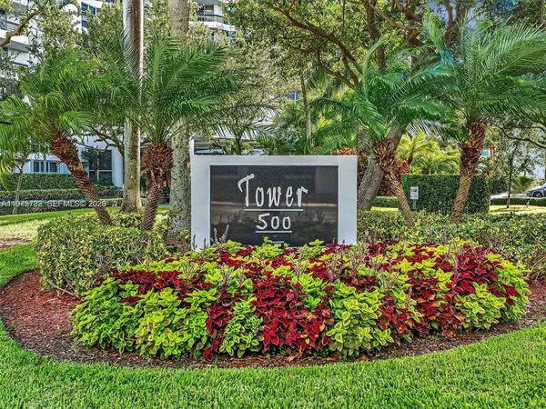 $3,700 | 3530 Mystic Pointe Drive, Unit 1611, Aventura, FL 33180