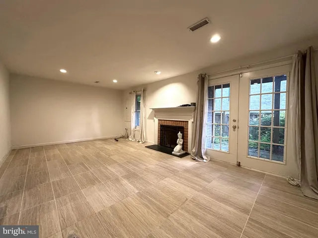 $3,995 | 6042 Loganwood Drive, Rockville, MD 20852