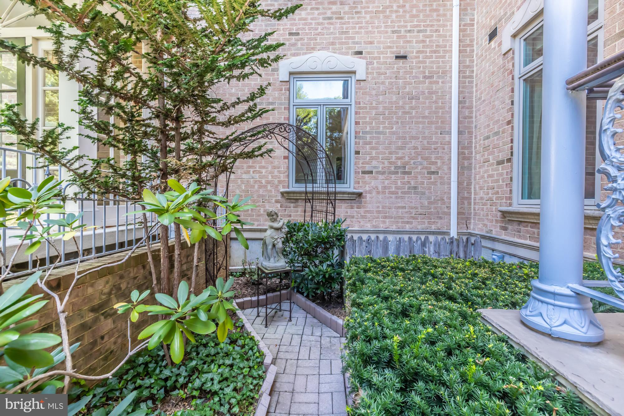 414 Old Lancaster Road, Unit 103 Haverford, PA 19041 - Photo 33 of 38 Private Terrace