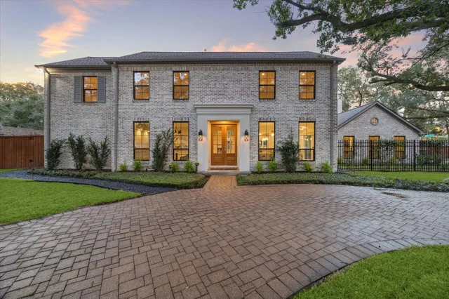 $2,700,000 | 5665 Pine Forest Road, Houston, TX 77056