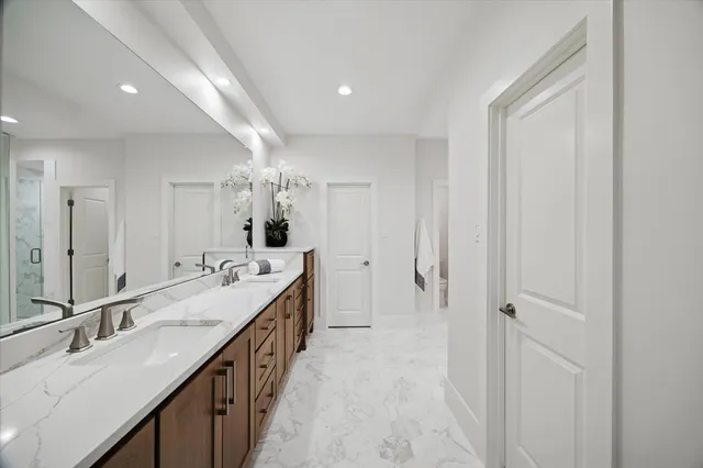 $2,700,000 | 5665 Pine Forest Road, Houston, TX 77056