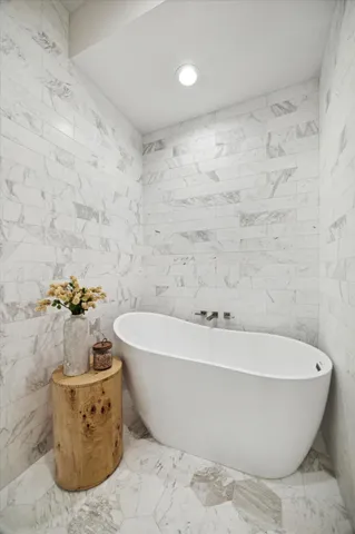 $2,700,000 | 5665 Pine Forest Road, Houston, TX 77056