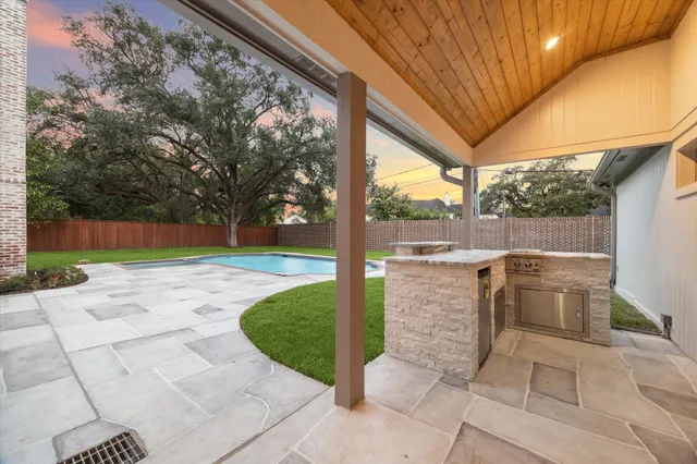 $2,700,000 | 5665 Pine Forest Road, Houston, TX 77056