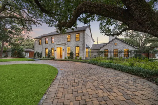 $2,700,000 | 5665 Pine Forest Road, Houston, TX 77056