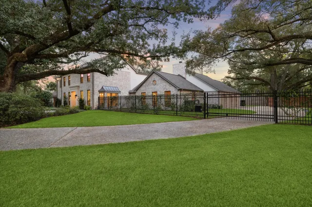$2,700,000 | 5665 Pine Forest Road, Houston, TX 77056