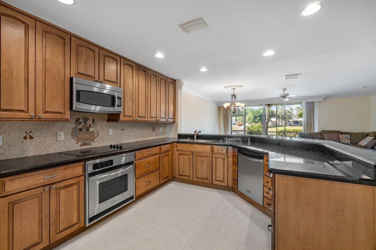 6061 Old Court Road, Unit 203 Boca Raton, FL 33433 - Photo 12 of 28 11