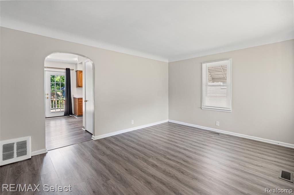 4305 Pengelly Road Flint, MI 48507 - Photo 18 of 36