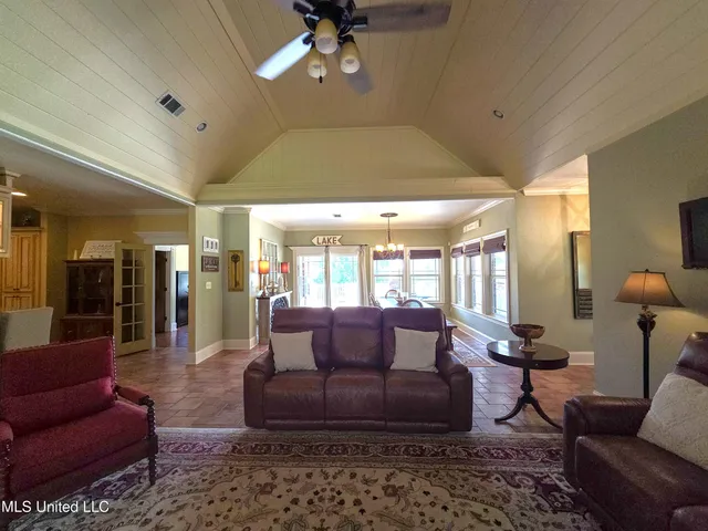 $598,500 | 24040 Robert E Lee Road, Lucedale, MS 39452