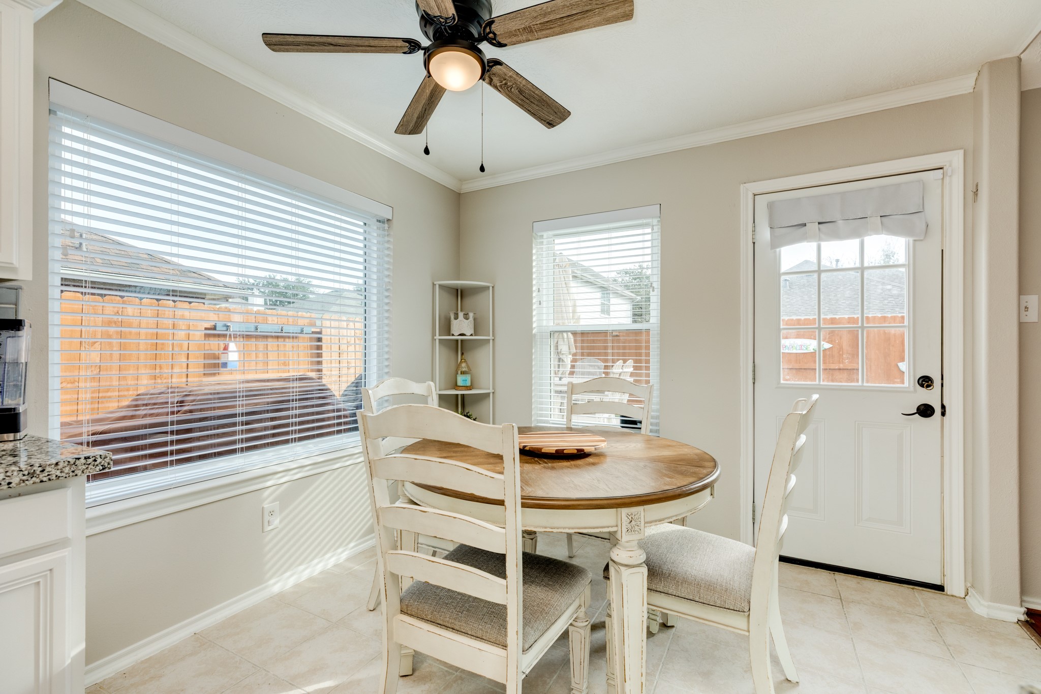 4113 Merlet Drive Pearland, TX 77584 - Photo 16 of 36 Spacious interior with a functional ceiling fan for optimal comfort.