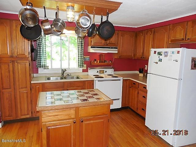 82 Golden Hill Road Lenox, MA 01242 - Photo 4 of 34 4 Kitchen 3