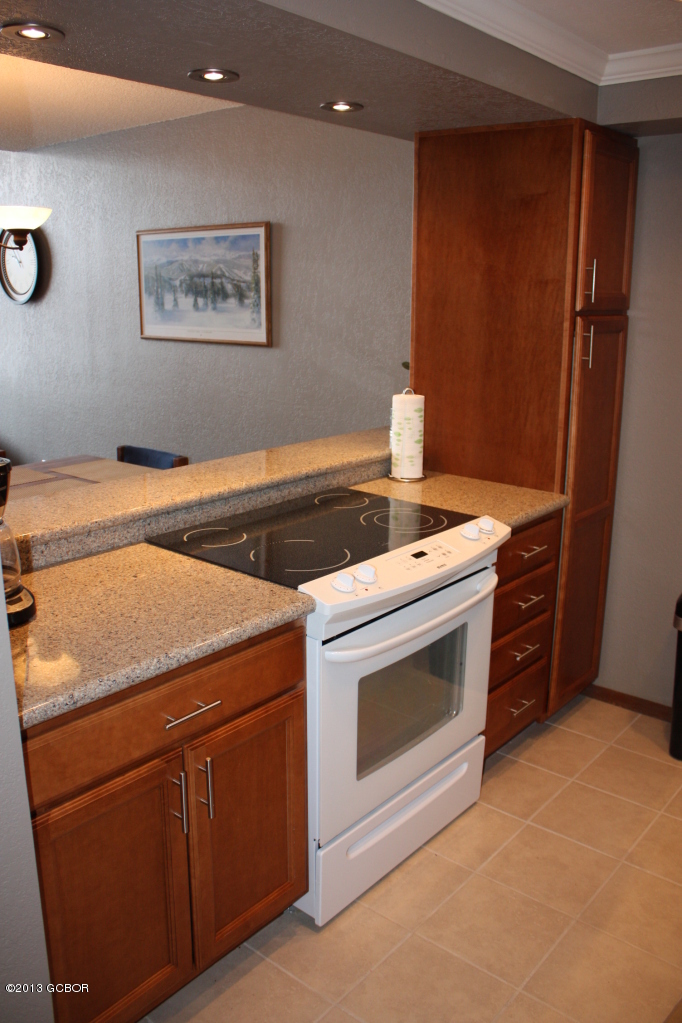 351 Co Road, Unit 335 Fraser, CO 80442 - Photo 7 of 28 Kitchen