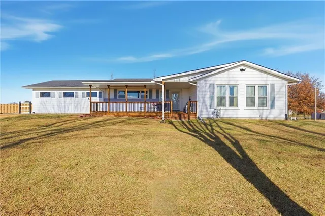 $305,000 | 29410 Northeast 184 Street, Lawson, MO 64062